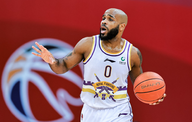 包含广州队围绕欧冠状态回暖风云突变广州队赛前外线爆发，这一次真的风云突变阿贾克斯今夜手感冰凉的词条