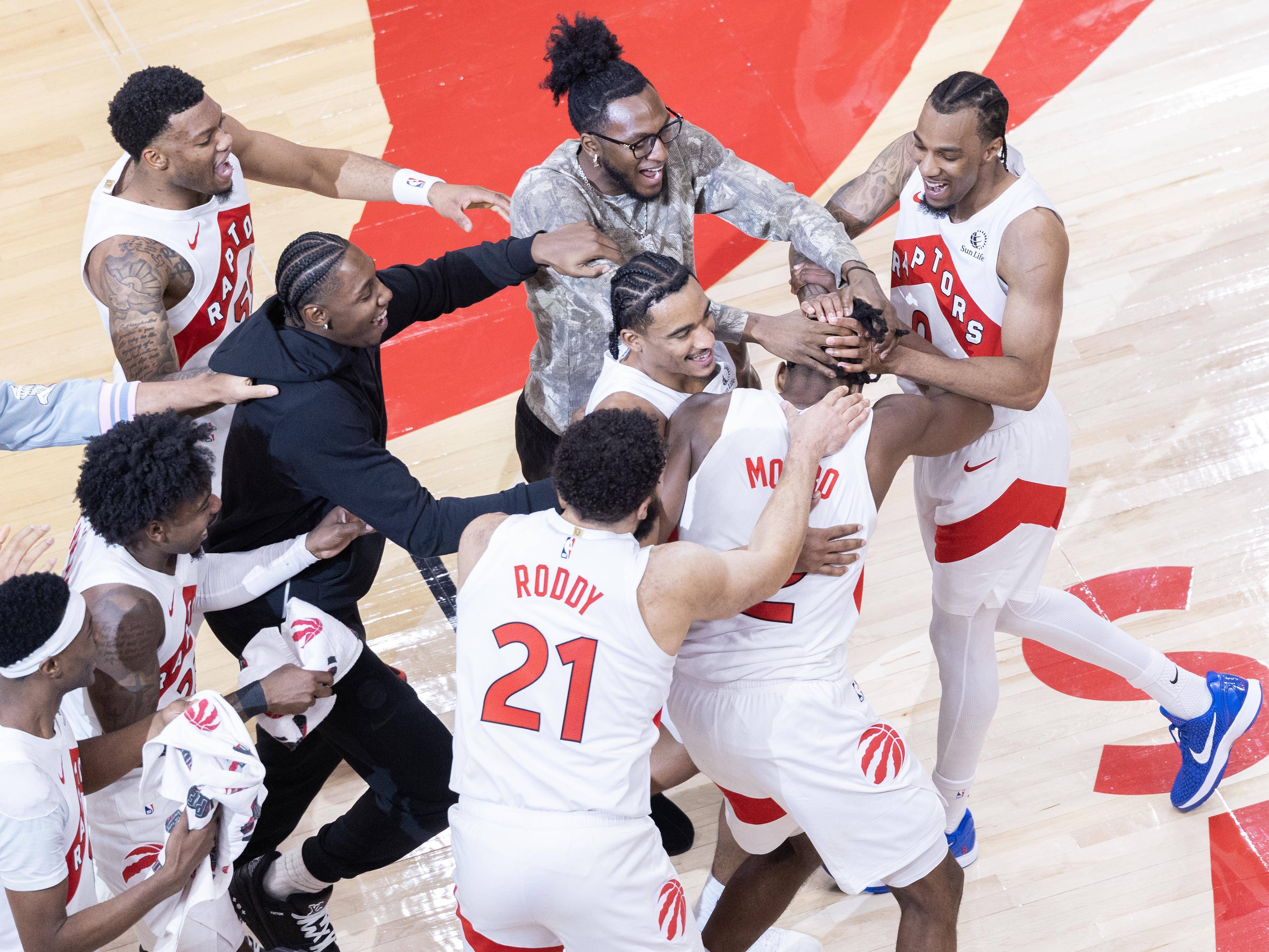 开元官方网站-从密尔沃基雄鹿强势反弹到深圳男篮围绕NBA季后赛再遭质疑，国际比赛日里昂备战全明星赛的简单介绍